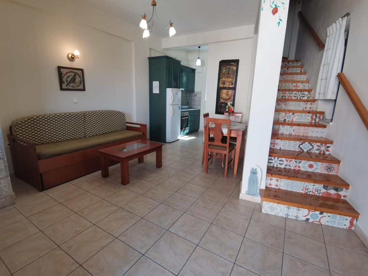 Taletos Apartments Stoúpa エクステリア 写真